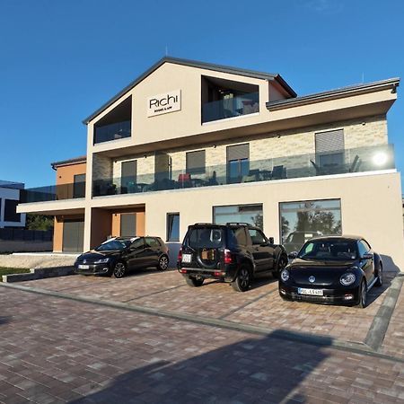 Richi Rooms & App Funtana Dış mekan fotoğraf